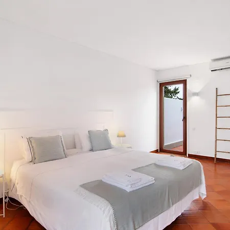 Balaia Apartment *